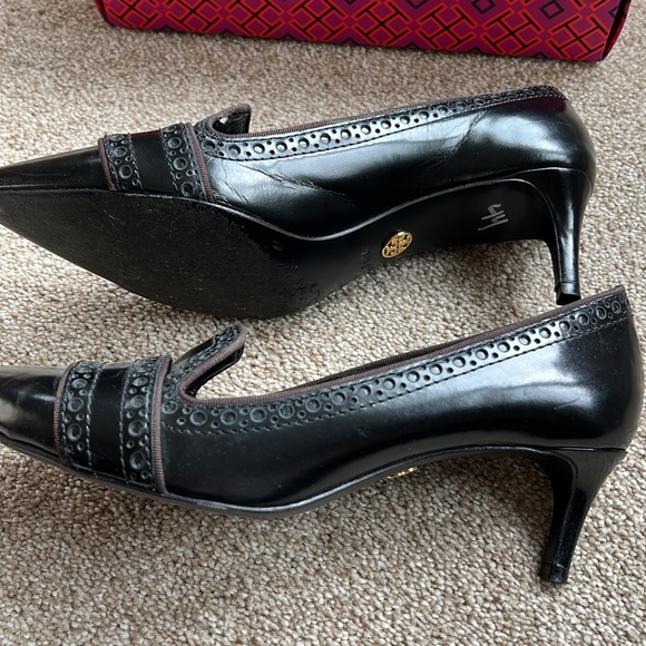 Tory Burch black leather with chocolate brown accent pumps. - Picture 3 of 8